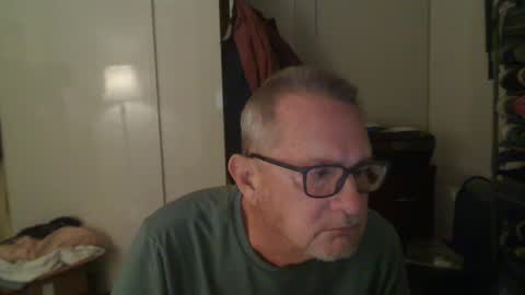 Snapshot of troffer1020 chatting on January 2025 05:26:02 AM Troffer online show from January 2025 05:26:02 AM