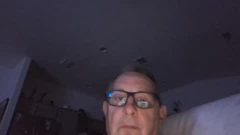 Snapshot of troffer1020 chatting on February 2025 04:27:01 AM Troffer online show from February 2025 04:27:01 AM