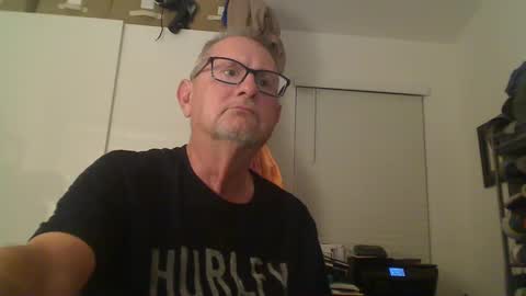 Snapshot of troffer1020 chatting on February 2025 01:00:01 AM Troffer online show from February 2025 01:00:01 AM