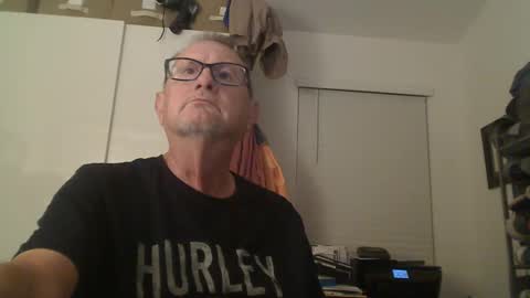 Snapshot of troffer1020 chatting on February 2025 04:14:02 AM Troffer online show from February 2025 04:14:02 AM