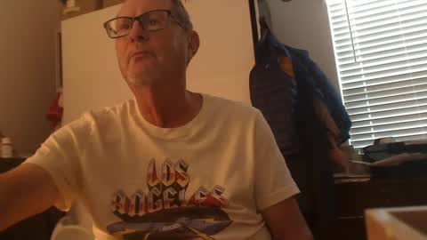 Snapshot of troffer1020 chatting on September 2025 10:12:01 PM Troffer online show from September 2025 10:12:01 PM