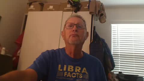 Snapshot of troffer1020 chatting on October 2025 10:19:01 PM Troffer online show from October 2025 10:19:01 PM