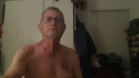 Snapshot of troffer1020 chatting on November 2025 01:38:01 AM Troffer online show from November 2025 01:38:01 AM