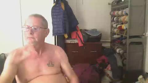 Snapshot of troffer1020 chatting on February 2026 01:21:01 AM Troffer online show from February 2026 01:21:01 AM