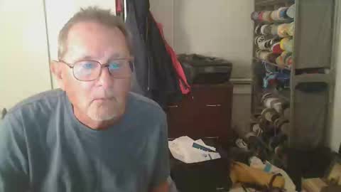 Snapshot of troffer1020 chatting on April 2026 12:44:01 AM Troffer online show from April 2026 12:44:01 AM