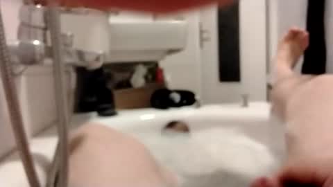 tronuadu online show from November 2025 03:25:01 PM