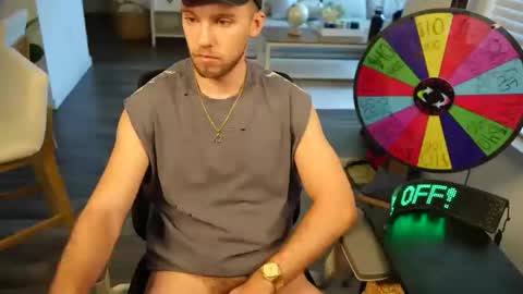 Snapshot of troy_greenxo chatting on April 2026 09:40:02 PM Troy Green online show from April 2026 09:40:02 PM