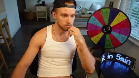 Snapshot of troy_greenxo chatting on May 2026 09:35:02 PM Troy Green online show from May 2026 09:35:02 PM