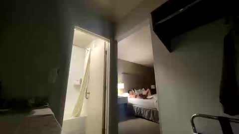 Tres Leches online show from March 2026 03:01:01 AM