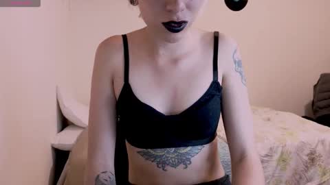 Cait online show from October 2025 10:43:02 PM