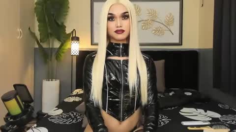 Saskia online show from January 2025 09:43:01 PM