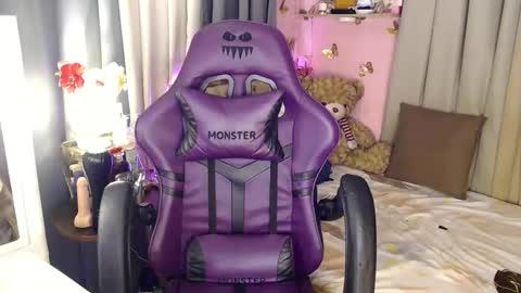    online show from December 2025 12:25:01 PM