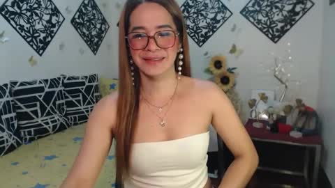 akesha online show from February 2025 09:31:01 PM