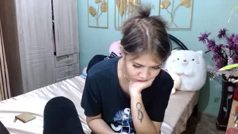 Snapshot of tsempress chatting on February 2025 04:04:01 PM SHENA online show from February 2025 04:04:01 PM