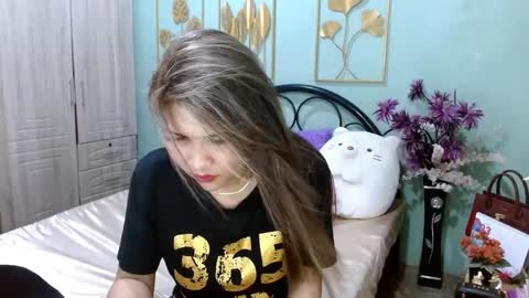 Snapshot of tsempress chatting on March 2025 07:04:02 PM SHENA online show from March 2025 07:04:02 PM