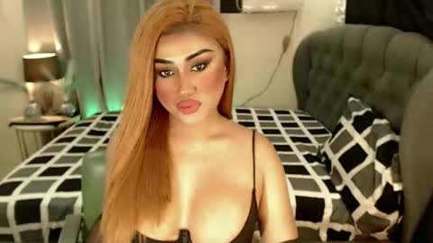 Snapshot of tshugescock chatting on October 2025 06:20:02 AM SEDUCTIVEmistresCUMS online show from October 2025 06:20:02 AM
