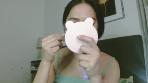 Snapshot of tsnathaliasilvana chatting on January 2025 03:39:01 PM Bella Ratbu online show from January 2025 03:39:01 PM