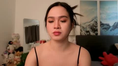Snapshot of tsnathaliasilvana chatting on April 2026 04:56:01 AM Bella Ratbu online show from April 2026 04:56:01 AM