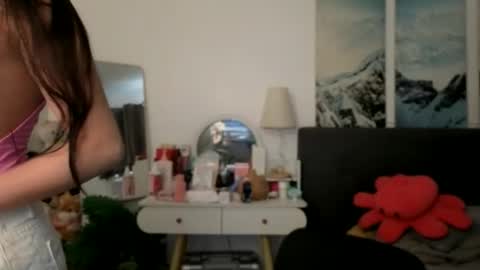 Snapshot of tsnathaliasilvana chatting on April 2026 07:00:01 AM Bella Ratbu online show from April 2026 07:00:01 AM