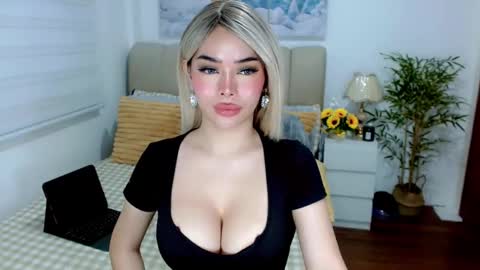 Snapshot of tspearlofasia chatting on November 2025 02:45:01 AM Graciella online show from November 2025 02:45:01 AM