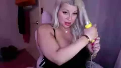 xTinnaaaaa online show from June 2026 08:37:02 PM