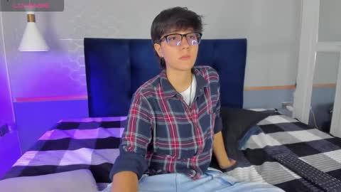 Snapshot of tsuki_maru chatting on September 2025 07:47:01 PM Maru online show from September 2025 07:47:01 PM