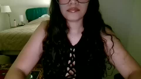 Snapshot of tunies159 chatting on April 2026 04:22:01 AM Starfire2007272 online show from April 2026 04:22:01 AM