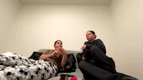 Snapshot of tus_reinas chatting on January 2025 06:58:02 AM Tus reinas online show from January 2025 06:58:02 AM