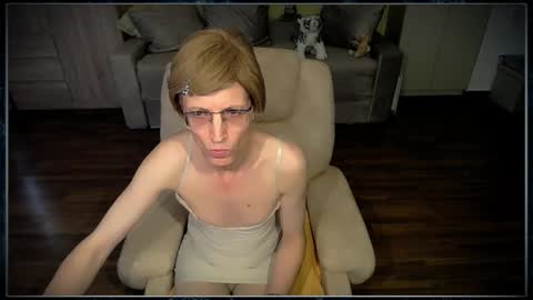 Clementine online show from October 2025 07:03:02 AM