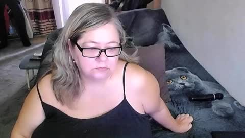 Lana online show from November 2025 02:34:01 AM