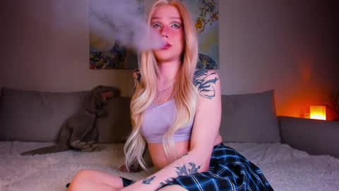 Snapshot of twiinkie_pie chatting on January 2025 05:05:02 PM Maria 3 online show from January 2025 05:05:02 PM