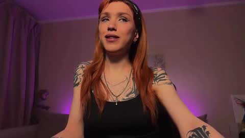 Snapshot of twiinkie_pie chatting on November 2025 06:37:02 PM Maria 3 online show from November 2025 06:37:02 PM