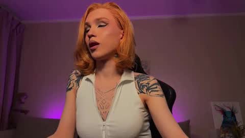 Snapshot of twiinkie_pie chatting on December 2025 12:14:01 PM Maria 3 online show from December 2025 12:14:01 PM