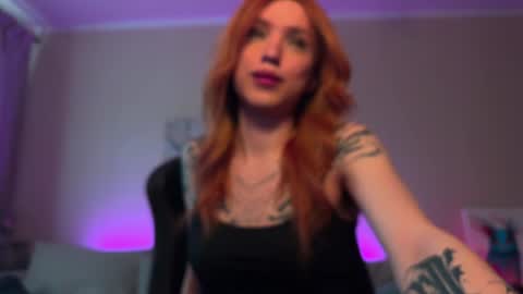 Snapshot of twiinkie_pie chatting on June 2026 07:43:01 AM Maria 3 online show from June 2026 07:43:01 AM