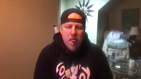 Snapshot of twiinsoul chatting on December 2025 01:36:01 AM twiinsoul online show from December 2025 01:36:01 AM