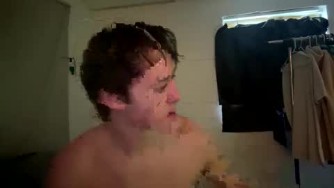 twinkboyboi69 online show from April 2026 03:18:02 PM