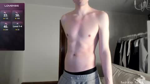 Snapshot of twinkie_twink chatting on January 2025 02:33:02 AM Andy online show from January 2025 02:33:02 AM