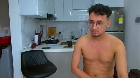 twoboyshot24 online show from October 2025 12:25:02 PM