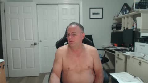 Twopeopleinlove online show from November 2025 10:37:02 AM