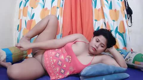 Snapshot of twowetcuties chatting on February 2025 03:36:02 AM Lyn and lea online show from February 2025 03:36:02 AM