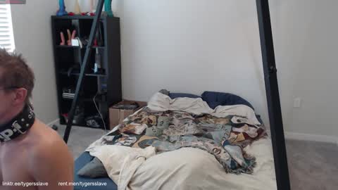 Snapshot of tygersslave chatting on October 2025 08:42:02 PM Tygers slave online show from October 2025 08:42:02 PM