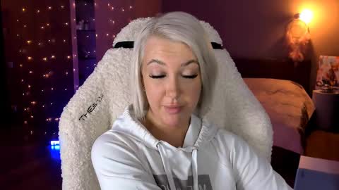 Miley online show from January 2025 05:24:02 PM