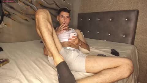 Snapshot of tyl3r_coop3r chatting on March 2026 04:29:02 AM tyl3r_coop3r online show from March 2026 04:29:02 AM