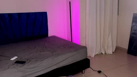 tyler_bell_ online show from April 2026 07:45:01 AM