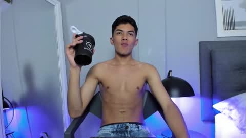 Tyler Fox online show from November 2025 08:11:01 PM