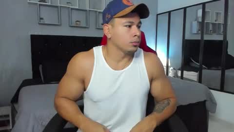 tyler_hank1 online show from October 2025 11:53:01 AM