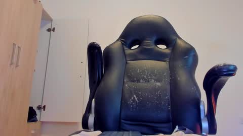     online show from December 2024 06:39:02 PM