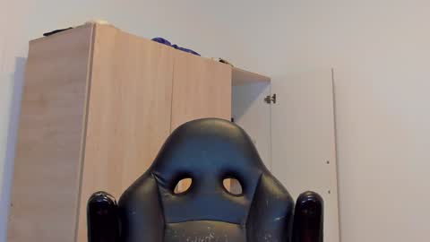     online show from December 2024 01:56:01 PM