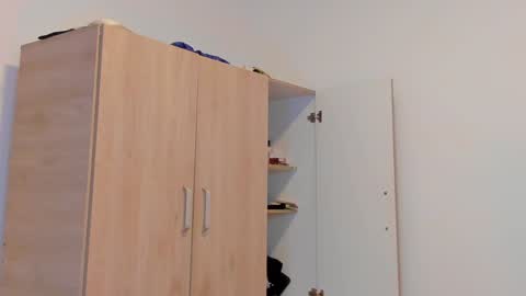     online show from December 2024 08:03:02 PM