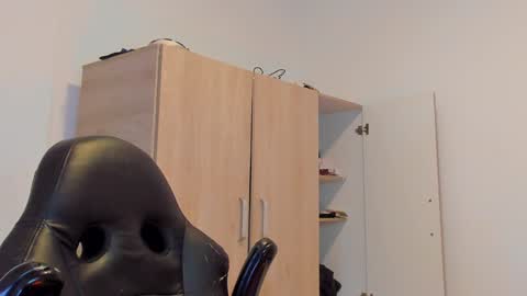     online show from December 2024 10:38:02 AM